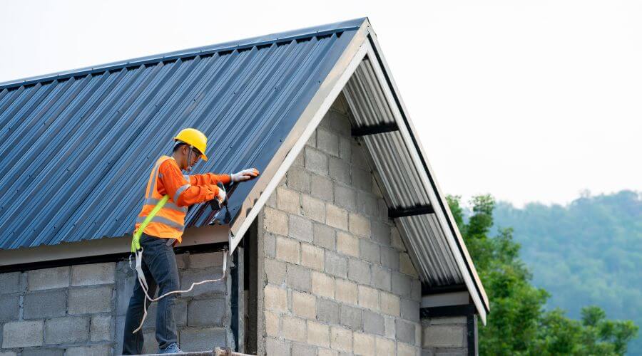 Expert Emergency Roof Repairs services in Llano, NM